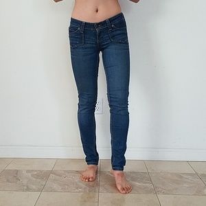 Levi's skinny blue jeans 25 waist x 32 length